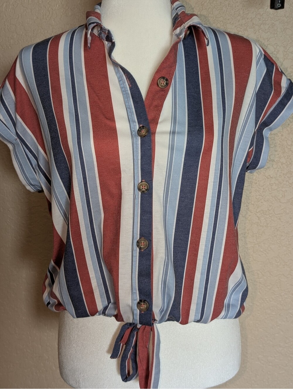 True Self Tie Hem Red White Blue Button Down Shirt - Picture 1 of 8